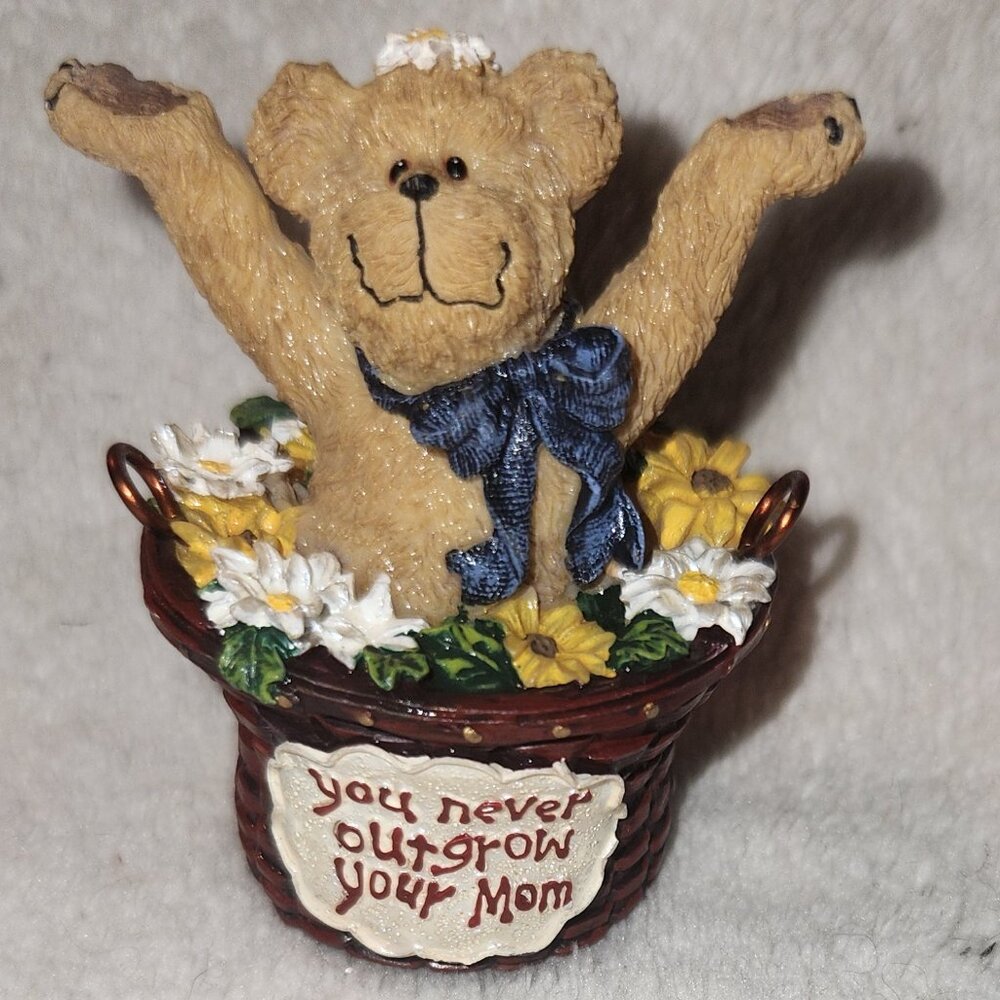 "You Never Outgrow Your Mom" Bearstones Boyds Bears Figurine